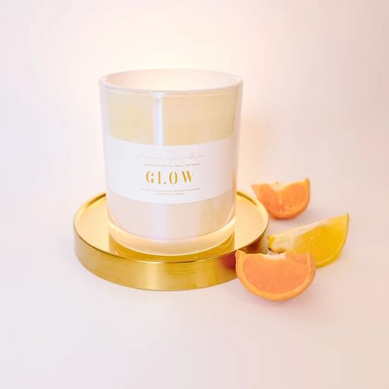 THE GLOW CANDLE