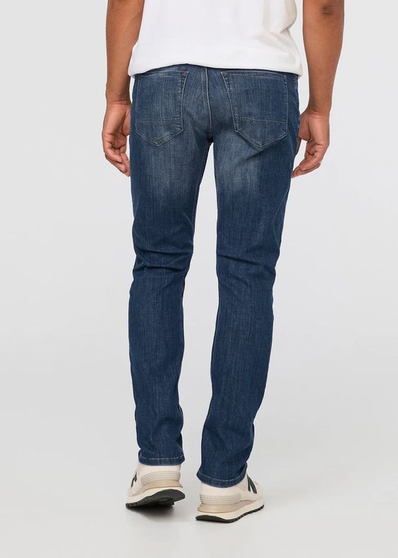 MEN'S PERFORMANCE RELAXED TAPER JEAN