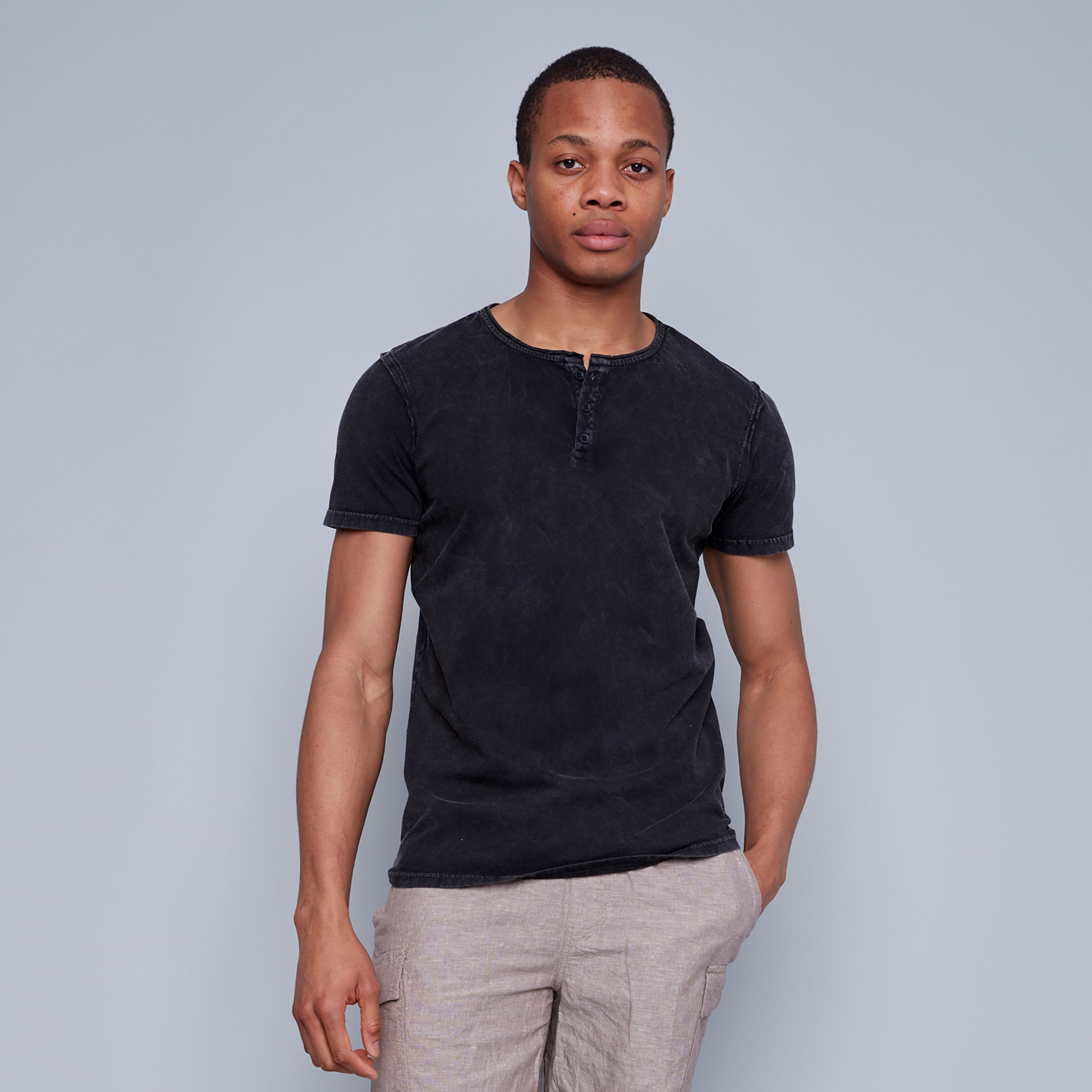 MEN'S HENLEY TEE