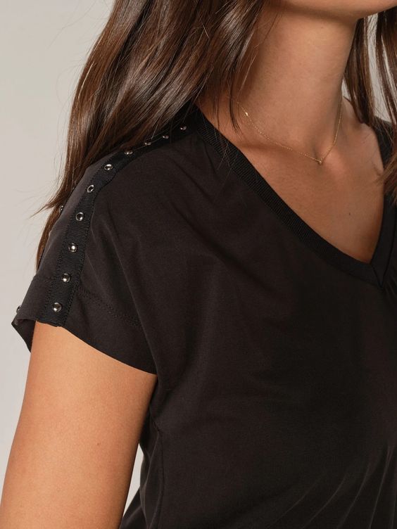 WOMEN'S MMNARELLE  STUD TEE