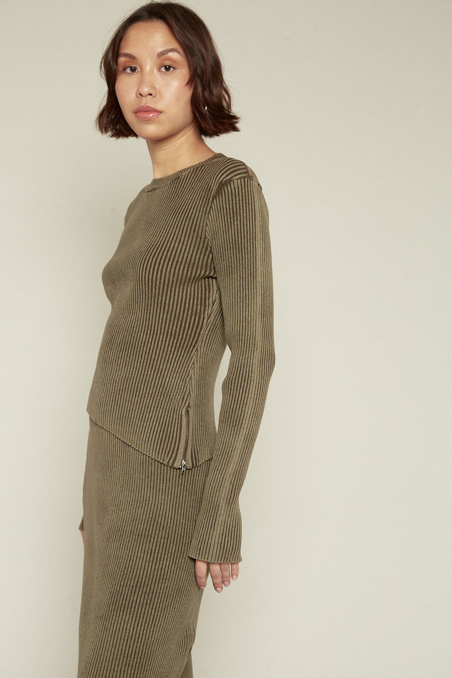 WOMEN'S ZIP DETAIL KNIT TOP