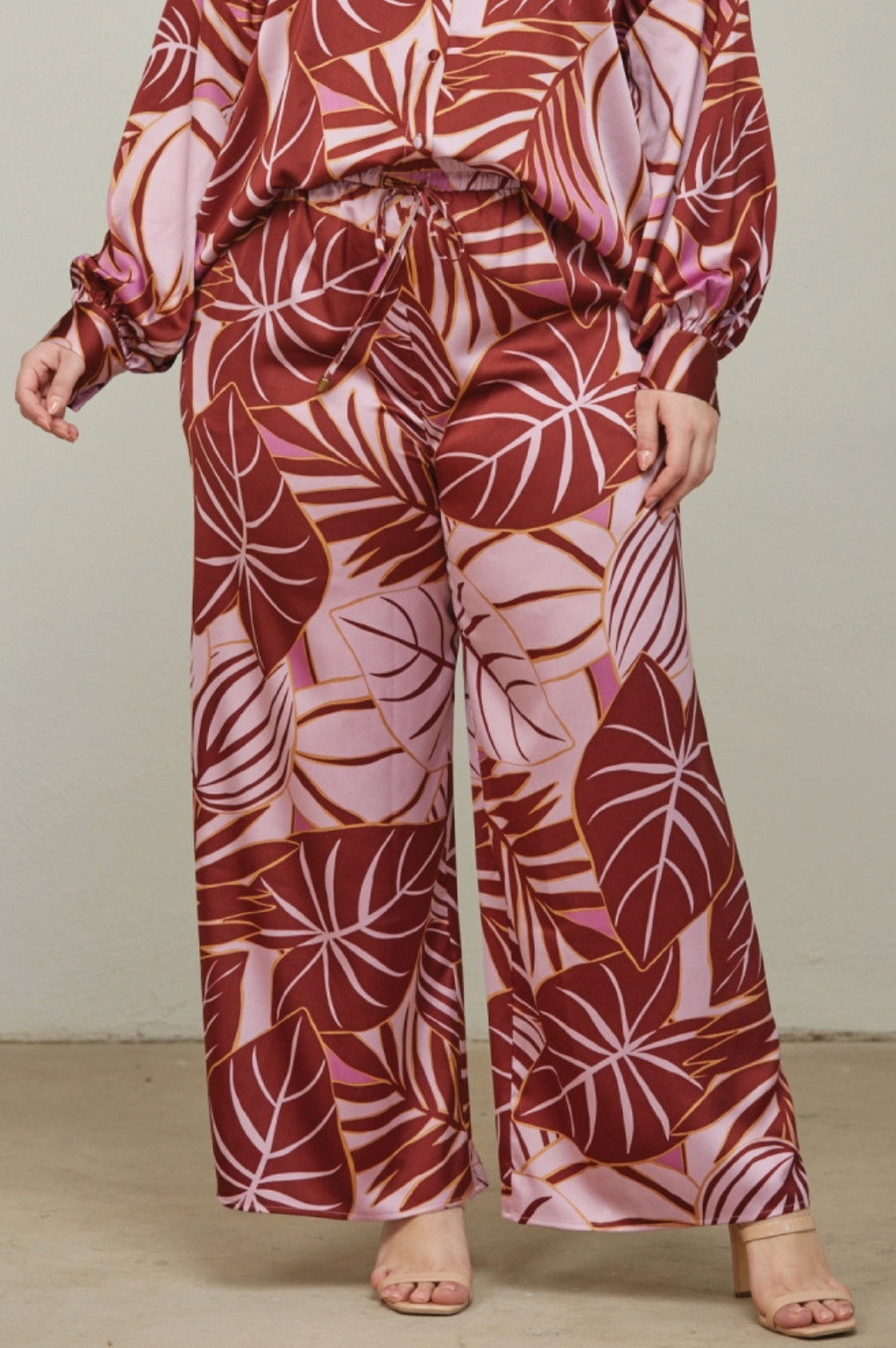 WOMEN'S PLUS TROPICAL PRINT SATIN WIDE LEG PANT