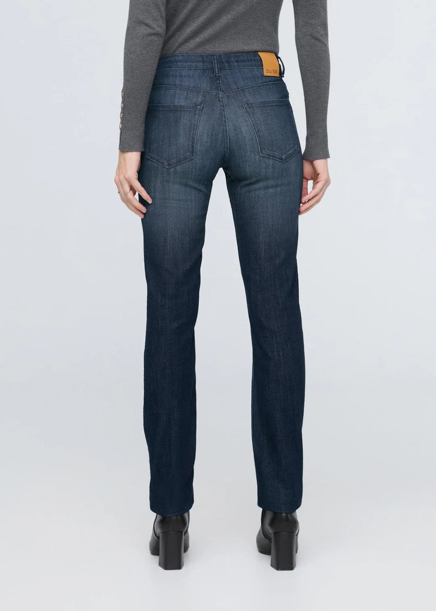 WOMEN'S PERFORMANCE DENIM SLIM STRAIGHT